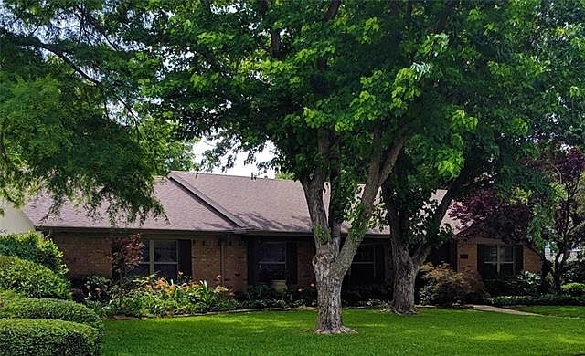 1st image of 1817 Elmhurst Dr