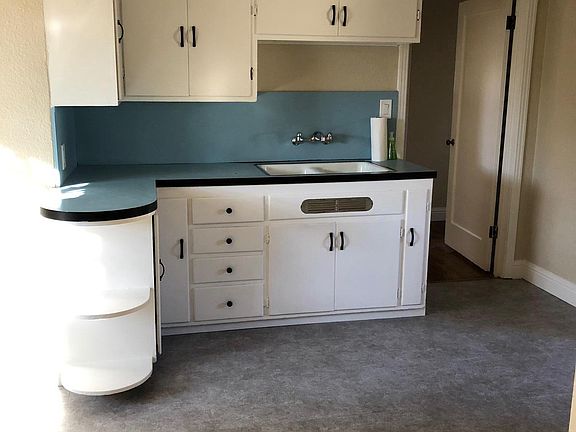 3rd image of 820 Burke Ave #820