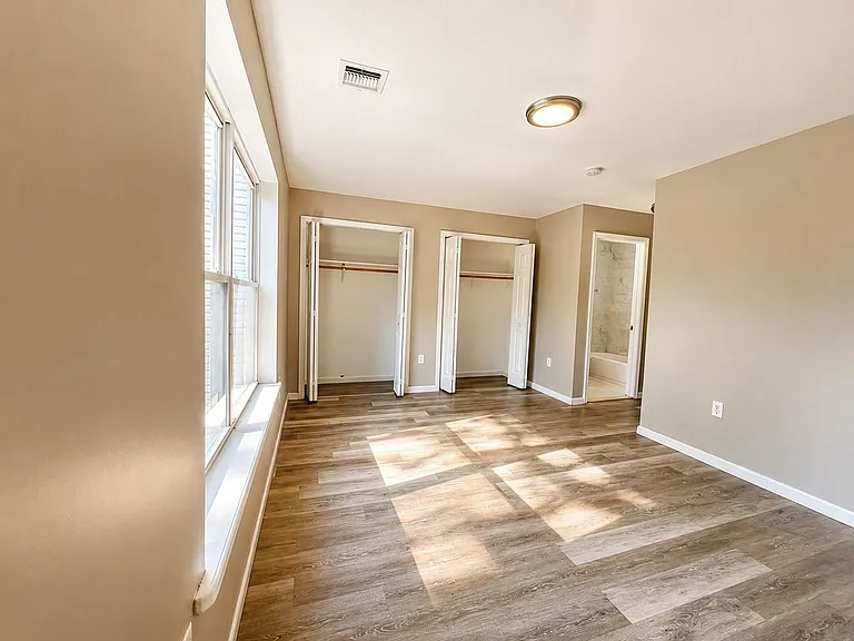 242 Rosa Parks Blvd #2 — Photo 5