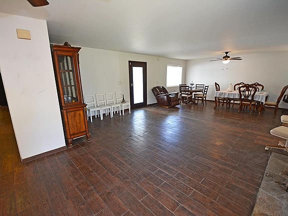 4th image of 7451 Faust Ave