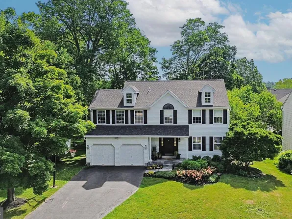 202 Woodspring Cir, Doylestown, PA 18901