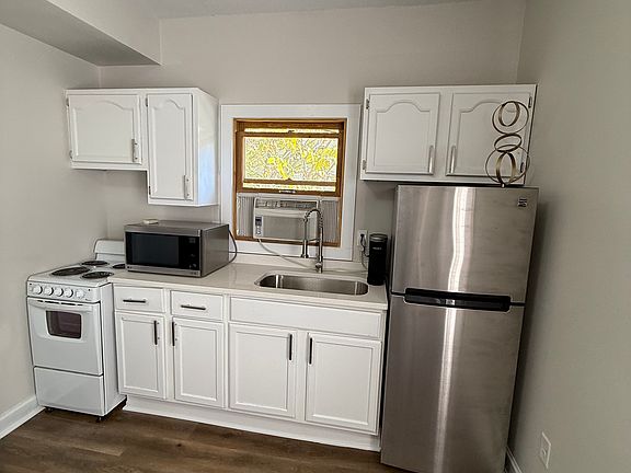 3rd image of 511 Franklin Ave APT 3