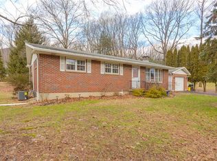 1499 Verona Dr, Pen Argyl, PA 18072