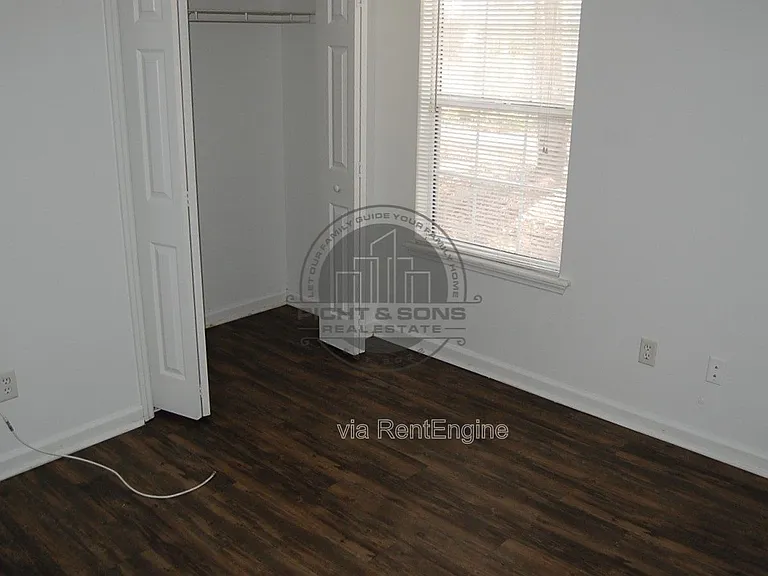 2400 Barcelona Ct — Photo 8