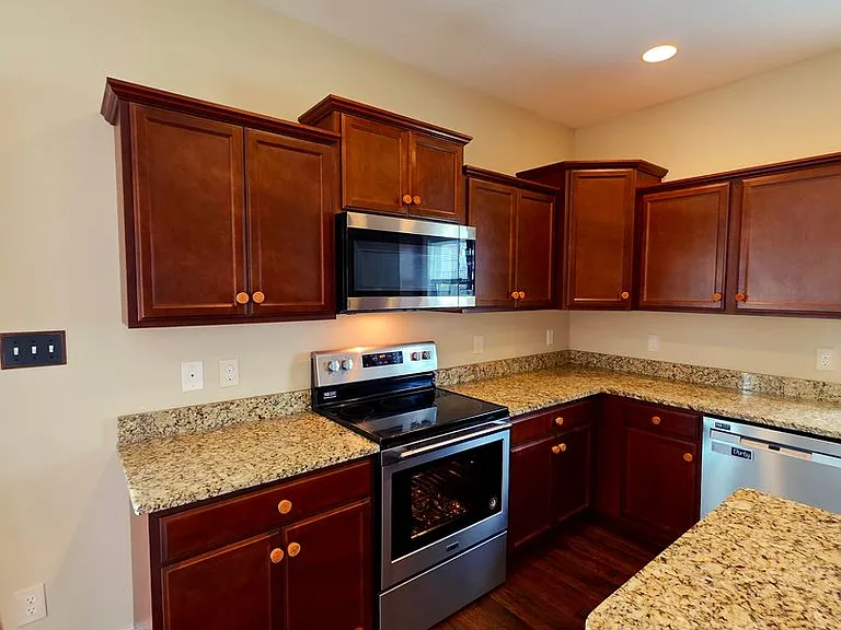 406 Tyrrell Trl — Photo 15