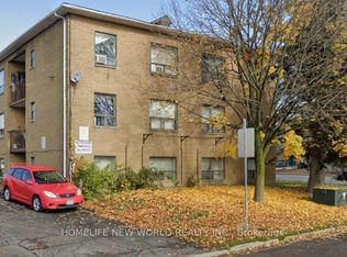 2900 Keele St #5, Toronto, ON M3M2H1