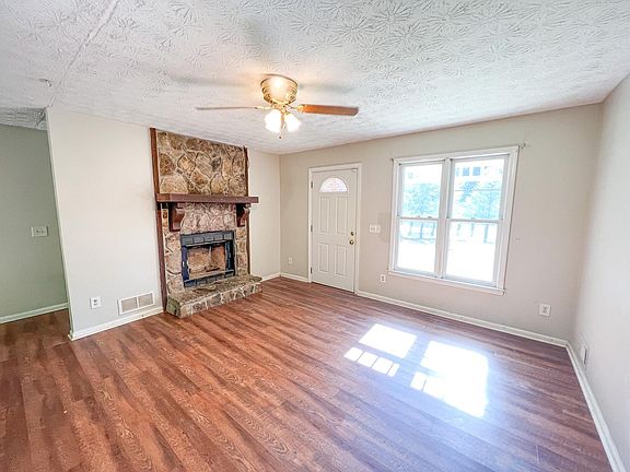 3rd image of 1503 Lakemont Dr