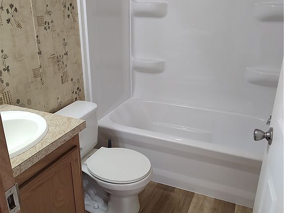 4th image of 1687 Wilsey Rd