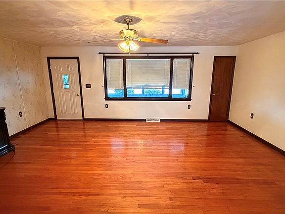 2nd image of 309 Bell Point Rd