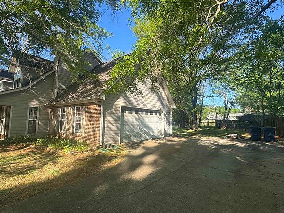 4th image of 902 10th St SW