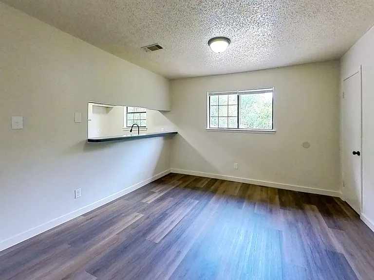 1015 W Martin Luther King Dr #B — Photo 12