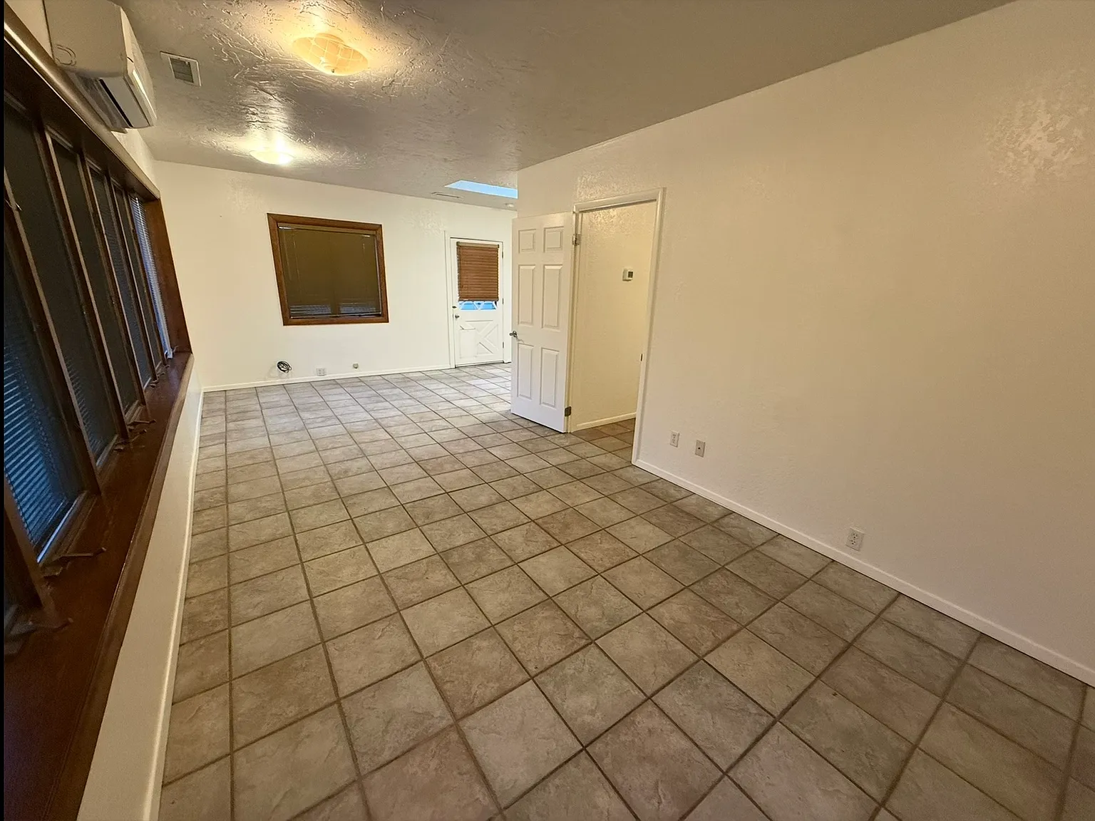 1 bed, 750 sqft, $2,000 — Photo 4