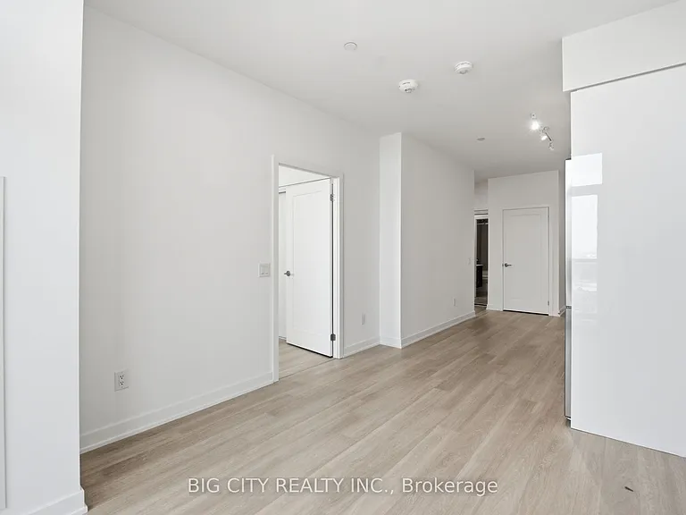 5105 Hurontario St #1601 — Photo 12