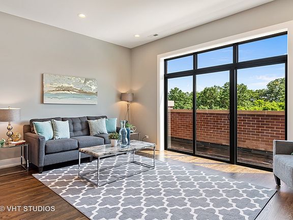 2nd image of 2712 W Montrose Ave #3E