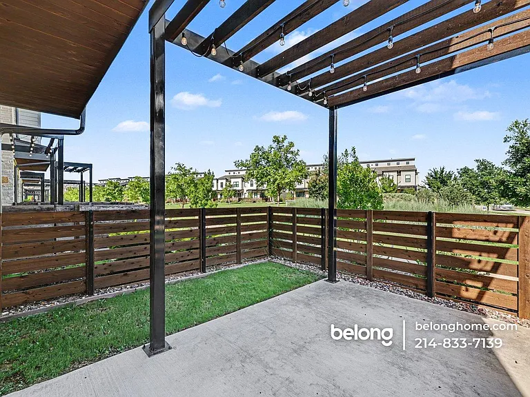 860 Bandera Ct — Photo 3