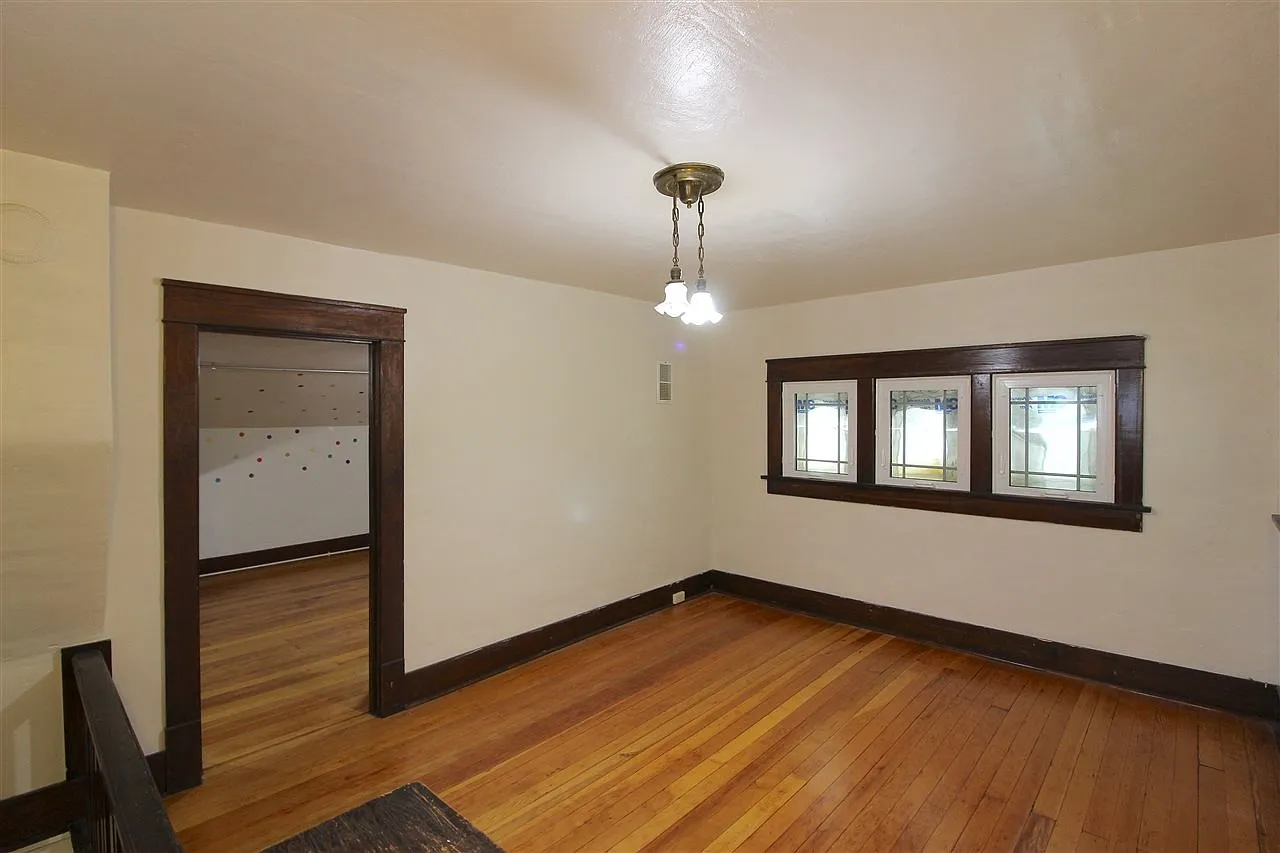 5 bed, 3000 sqft, $1,500 — Photo 4