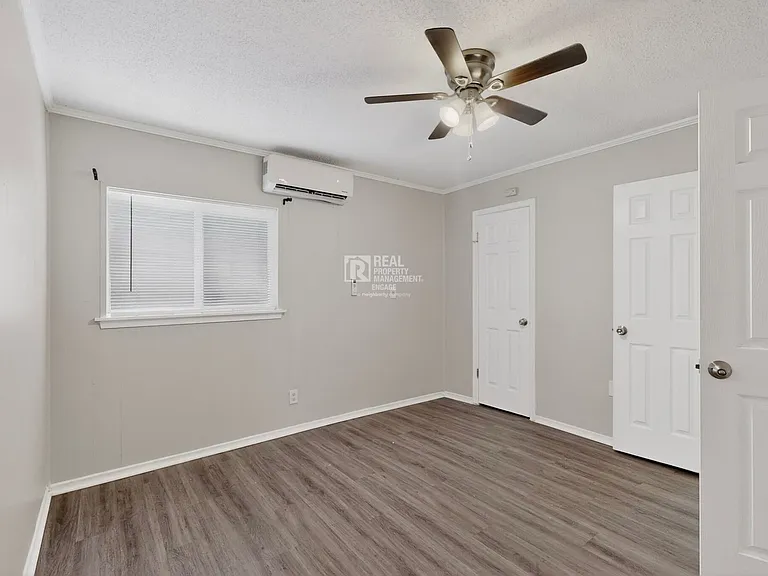 1585 N Mill St — Photo 11