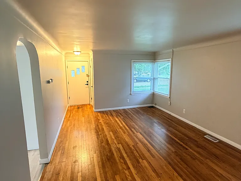 7391 Gronow Ave — Photo 10