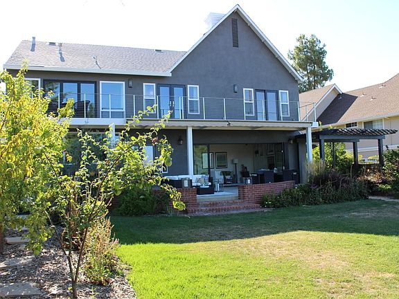 4th image of 13 Woodleaf Ave