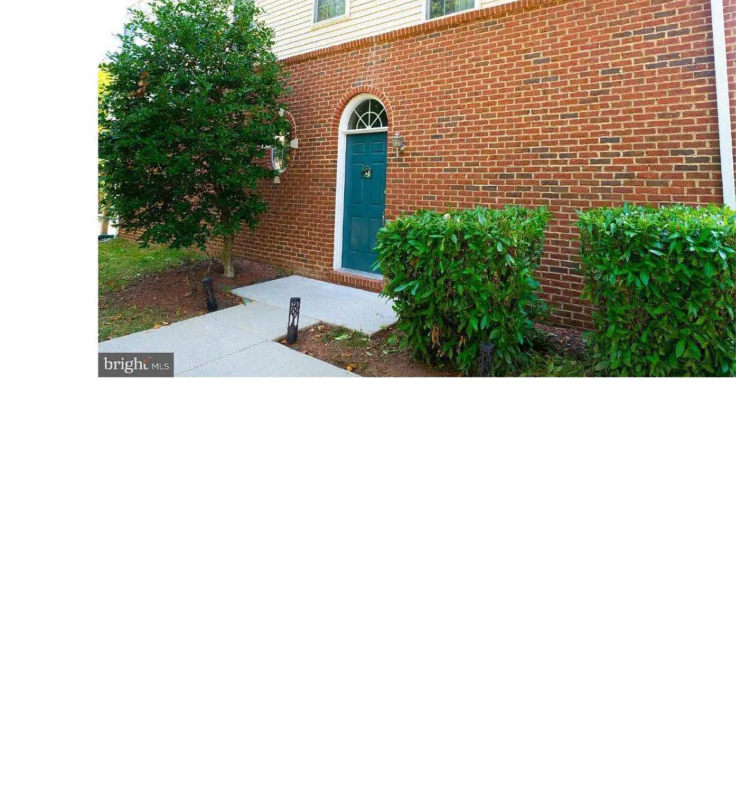 3 bed, 3.5 bath, 1727 sqft, $2,900 — Photo 2