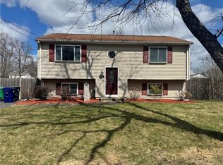 231 Smith St, Warwick, RI 02886