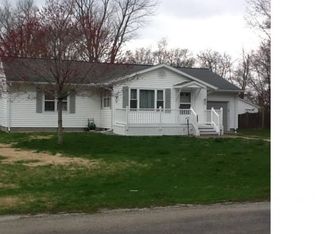 633 N Piatt St, Bement, IL 61813