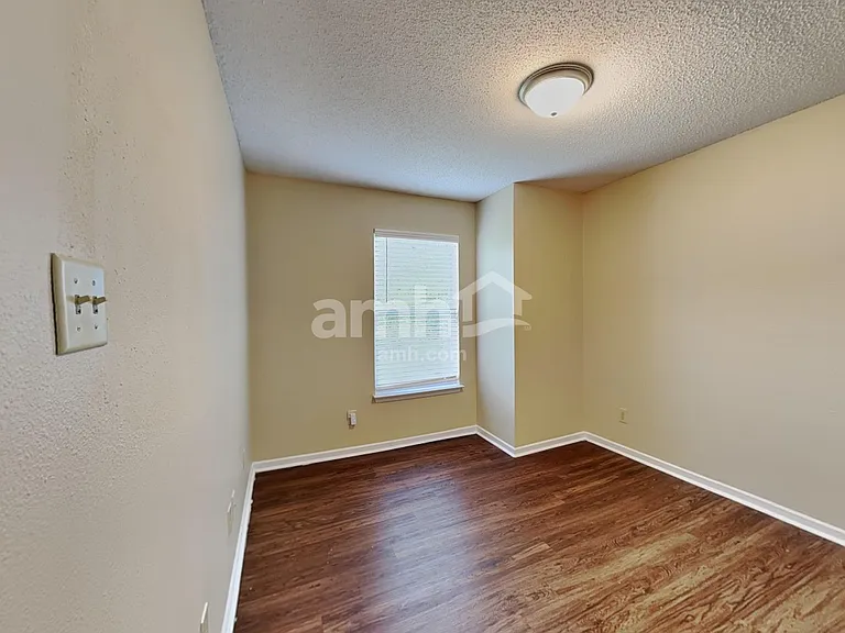 1917 Blue Pine Ln — Photo 18