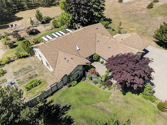3rd image of 657 Sierra Pines Rd
