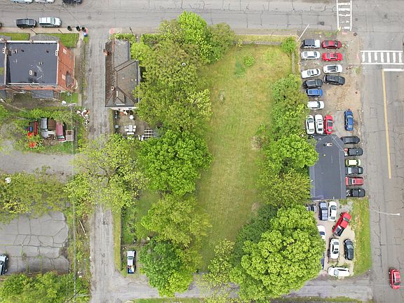 3rd image of 483 Miller Ave