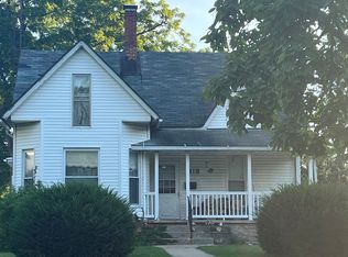 313 W State St, Paxton, IL 60957
