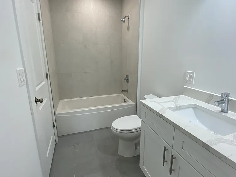 3198 N Milwaukee Ave — Photo 15