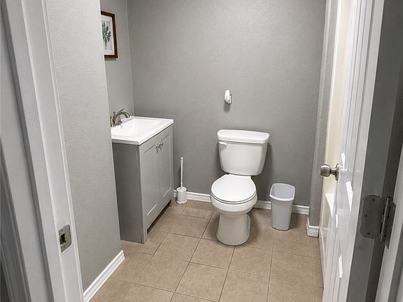 3rd image of 2465 1st St
