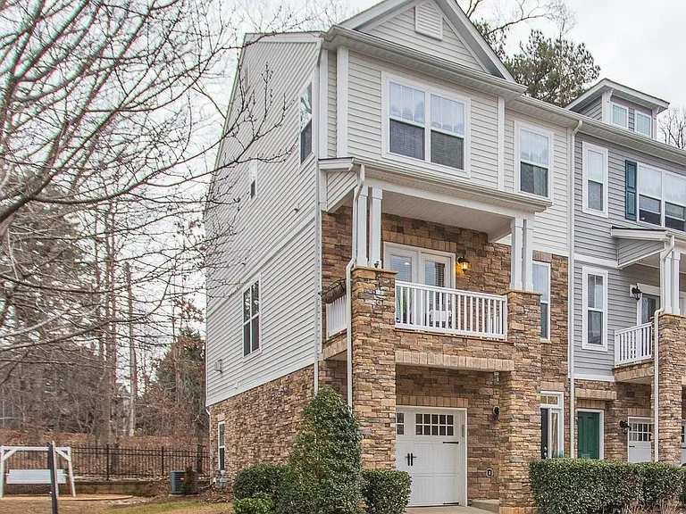 8024 Sycamore Hill Ln — Photo 2