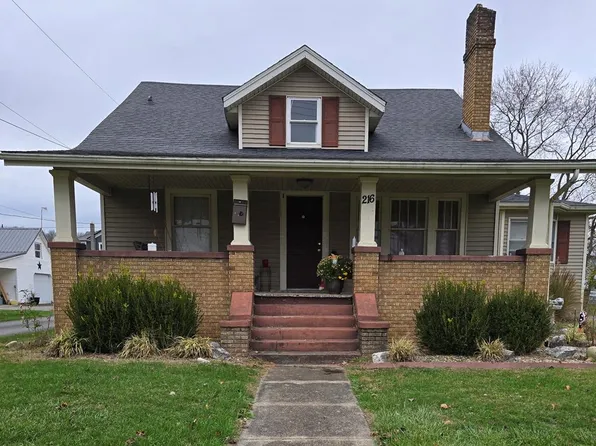 216 W Maple Ave, Oak Hill, OH 45656