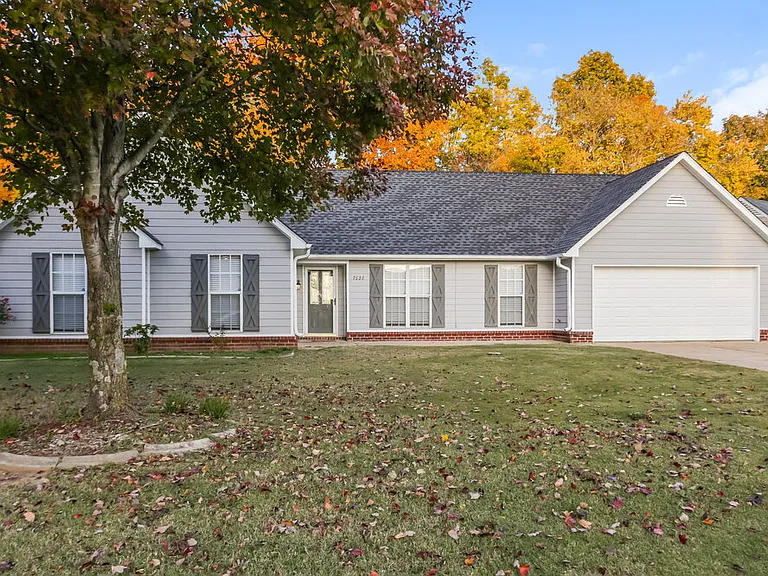 7632 Woodshire Dr — Photo 3