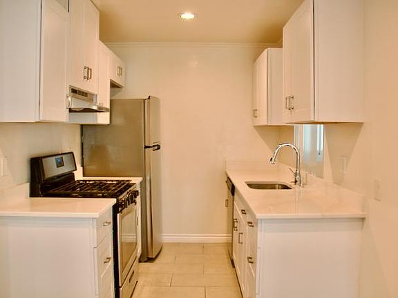 5th image of 808 2nd St APT 1