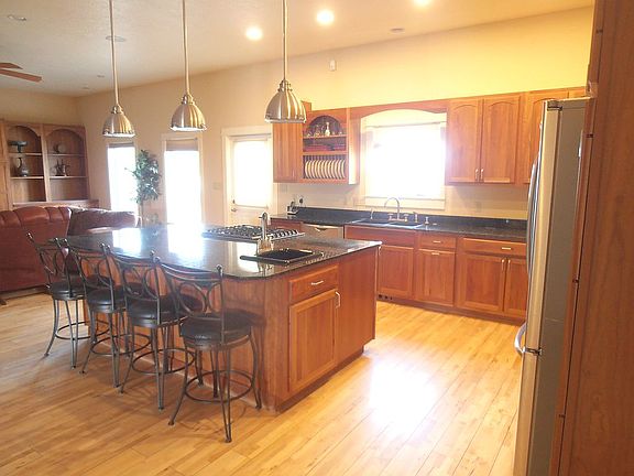 4th image of 3501 11th St NE