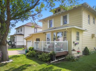 1020 S 3rd St, Aberdeen, SD 57401