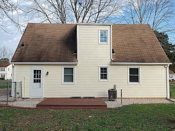 3rd image of 11312 Willow Ln
