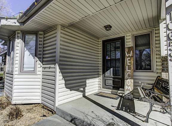 3rd image of 10659 Lincoln St NE