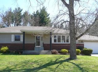 305 9th Ave NW, Demotte, IN 46310