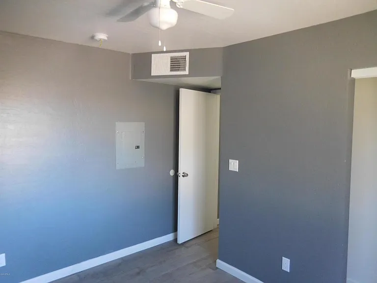 1146 W Apache St #2 — Photo 3