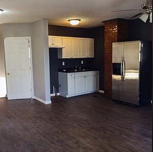 2nd image of 611 W 25th St #2