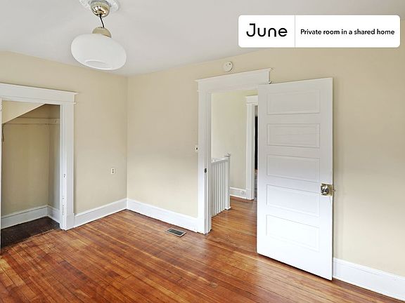 2nd image of 1334 Newton St NE #D