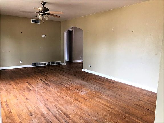 4th image of 2316 Timberline Dr