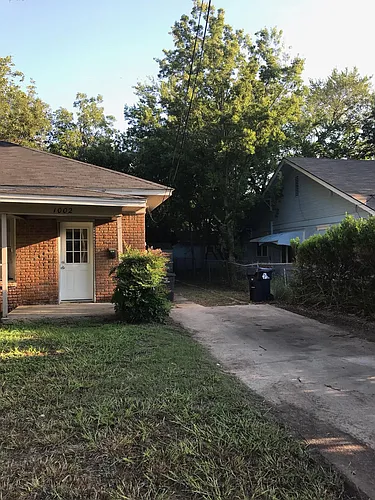 1002 Panhandle St Photo 1