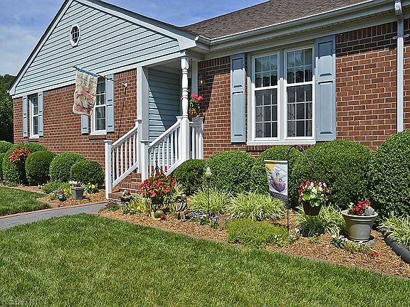 3rd image of 1304 Wormington Dr