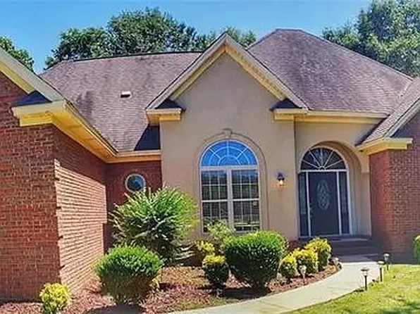 823 Merry Lake Dr, Pike Road, AL 36064