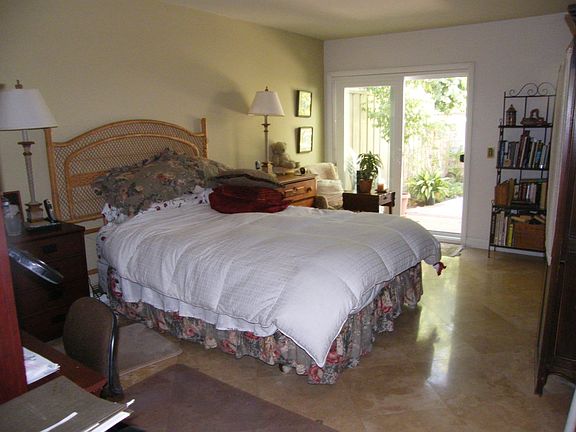 3rd image of 825 Shadow Lake Dr