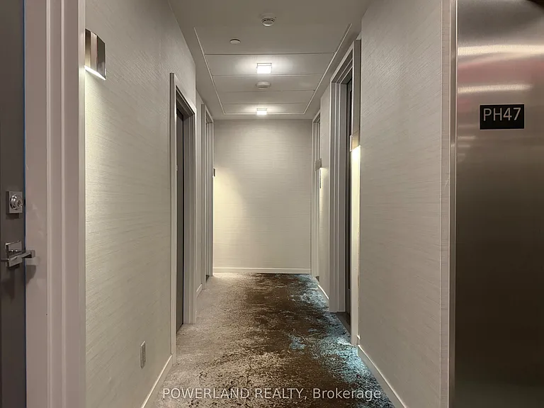 42 Charles St E #LPH4705 — Photo 18